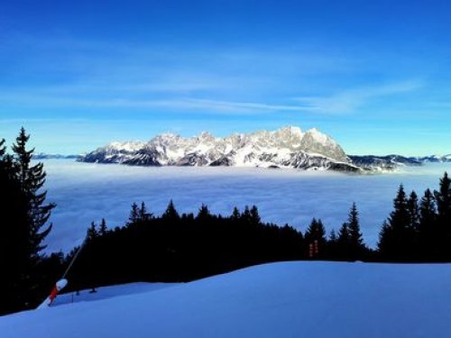 Der Winter 2020 / 2021 war  für unsere Osttiroler ein extremer Winter mit enormen Neuschneemengen , hier gibts nun Bilder querbeet durch Nordtirol , Osttirol und Südtirol !  