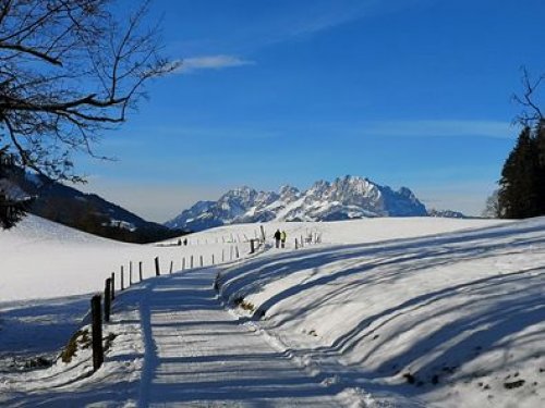 Der Winter 2020 / 2021 war  für unsere Osttiroler ein extremer Winter mit enormen Neuschneemengen , hier gibts nun Bilder querbeet durch Nordtirol , Osttirol und Südtirol !  